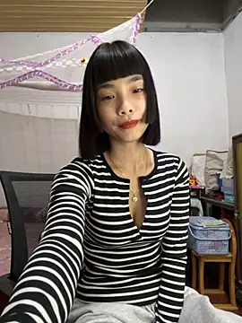 Snapshot of andymi1 chatting on October 17, 2:08 pm andymi1 online show from October 17, 2:08 pm