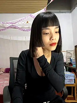 Snapshot of andymi1 chatting on October 21, 2:45 am andymi1 online show from October 21, 2:45 am