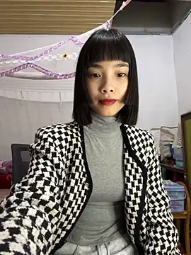 Snapshot of andymi1 chatting on October 24, 2:19 am andymi1 online show from October 24, 2:19 am