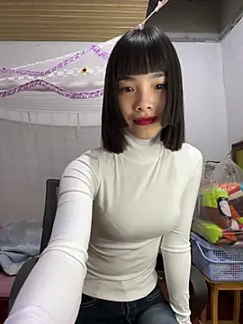 Snapshot of andymi1 chatting on October 29, 2:14 am andymi1 online show from October 29, 2:14 am