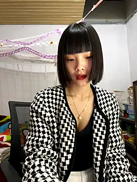 Snapshot of andymi1 chatting on November 11, 2:11 am andymi1 online show from November 11, 2:11 am