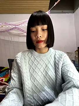 Snapshot of andymi1 chatting on November 12, 2:45 am andymi1 online show from November 12, 2:45 am