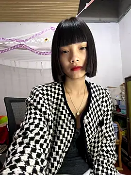 Snapshot of andymi1 chatting on November 15, 2:20 am andymi1 online show from November 15, 2:20 am