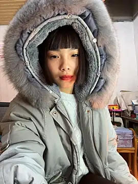 Snapshot of andymi1 chatting on November 18, 2:28 am andymi1 online show from November 18, 2:28 am