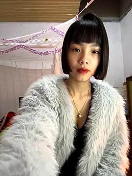 Snapshot of andymi1 chatting on November 22, 2:43 am andymi1 online show from November 22, 2:43 am