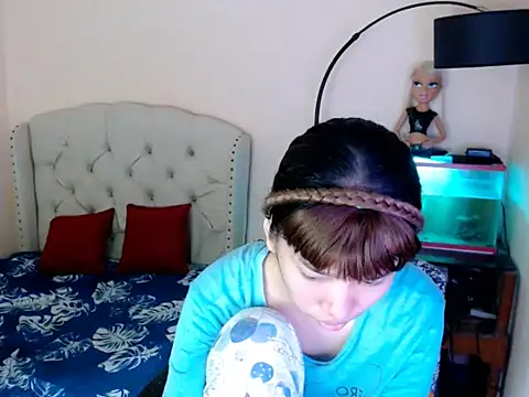 ShantalFoxxy  online show from February 19, 2:40 am