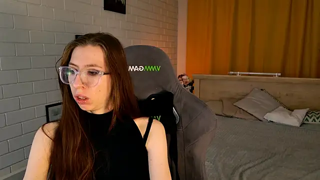 CareyJonas online show from April 28, 5:18 pm