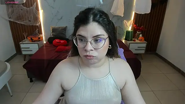 Snapshot of shasha_bloom chatting on October 17, 2:30 pm shasha bloom online show from October 17, 2:30 pm