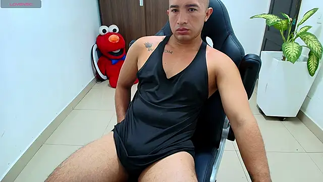 sebastian oconnor77 online show from September 25, 12:42 pm