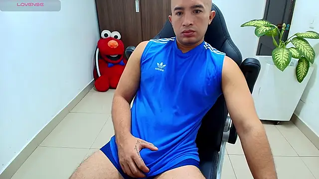 sebastian oconnor77 online show from October 7, 12:46 pm