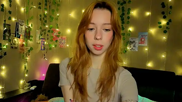 Lori Williams online show from February 17, 2:08 am