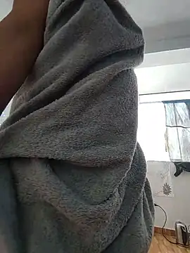 airamoon online show from November 16, 8:47 pm