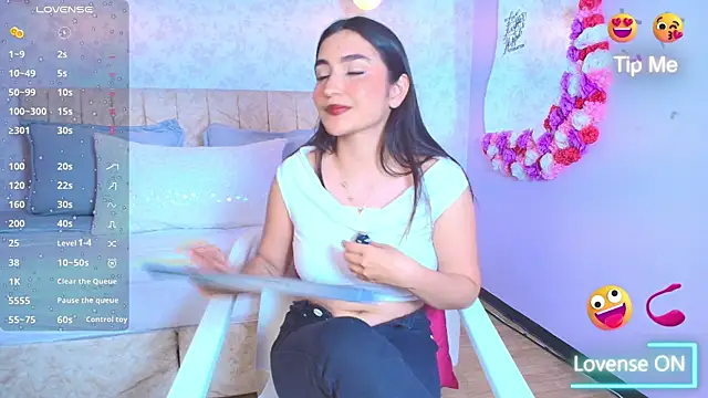 Snapshot of sweet_artemiis chatting on September 19, 8:31 pm sweet artemiis online show from September 19, 8:31 pm