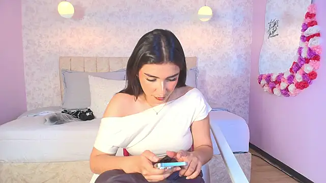 Snapshot of sweet_artemiis chatting on September 22, 8:11 pm sweet artemiis online show from September 22, 8:11 pm