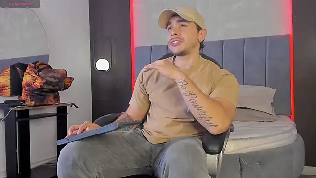 Liam walk  online show from March 5, 10:06 pm