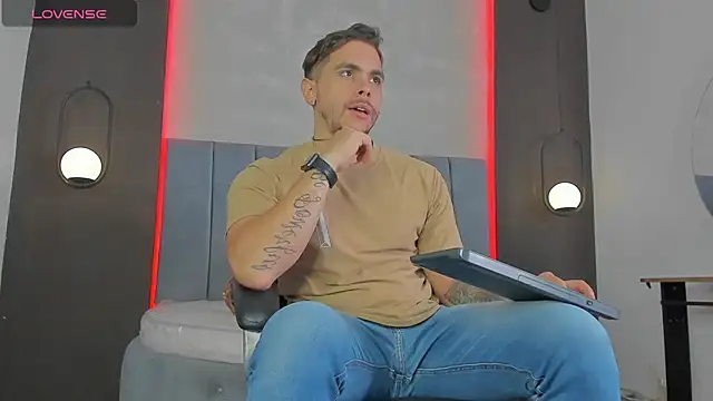 Liam walk  online show from April 9, 8:03 pm