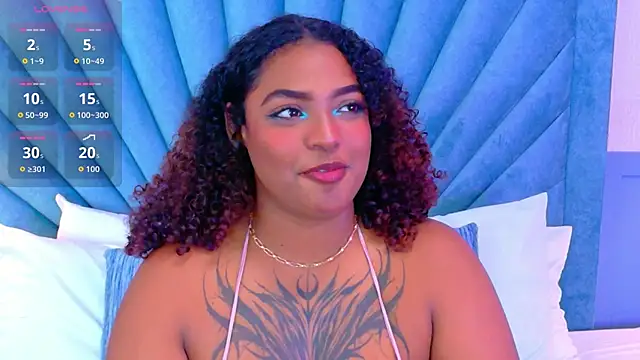 Snapshot of Cristal-Jonnes chatting on October 17, 3:31 am Cristal-Jonnes online show from October 17, 3:31 am