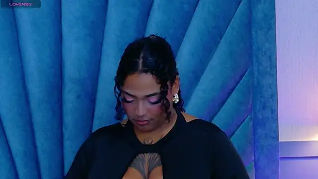 Snapshot of Cristal-Jonnes chatting on December 5, 3:04 am Cristal-Jonnes online show from December 5, 3:04 am