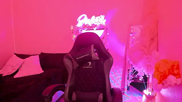 JuliethMoss online show from February 9, 8:02 pm