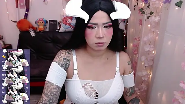 jadedelux  online show from April 13, 6:57 pm