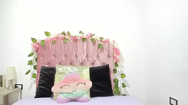 ivy moon05 online show from September 13, 6:08 pm