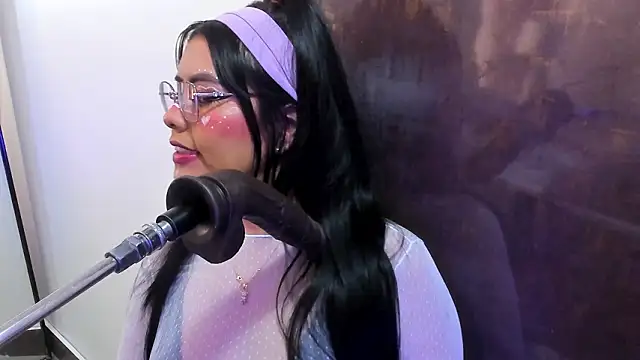 pocahontas lantina online show from March 9, 4:05 am