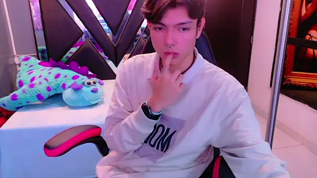 alandelrey57 online show from February 2, 5:17 am