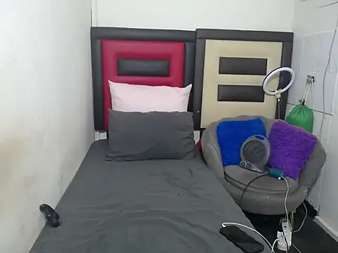 Lsnickykhanyile online show from February 10, 12:48 am