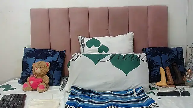 RoundaAssx22 online show from January 8, 12:35 am