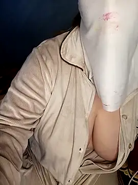 Lamia Queen  online show from December 4, 5:28 am