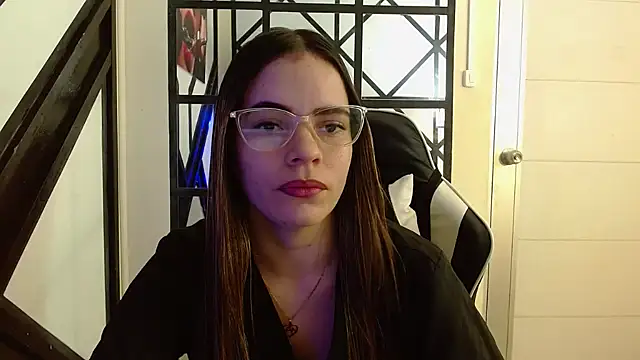 Snapshot of maira_tf chatting on September 9, 3:39 am maira tf online show from September 9, 3:39 am