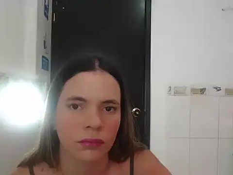 Snapshot of maira_tf chatting on November 20, 4:12 am maira tf online show from November 20, 4:12 am