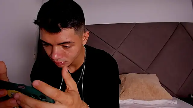 andrew colleman online show from September 16, 2:45 am