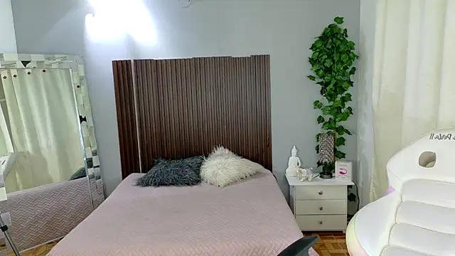 kataleya 29 online show from November 10, 8:30 pm