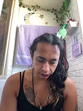 Snapshot of TranSexualJade95 chatting on April 29, 7:20 pm TranSexualJade95 online show from April 29, 7:20 pm