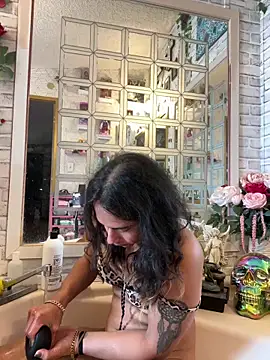 Snapshot of TranSexualJade95 chatting on May 23, 10:03 pm TranSexualJade95 online show from May 23, 10:03 pm