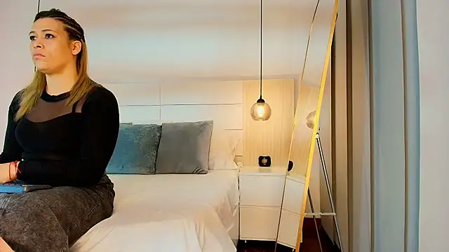 zarah andrew   online show from November 29, 1:47 pm