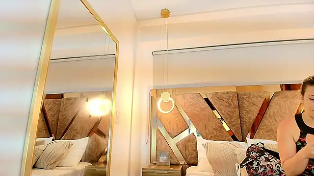 zarah andrew   online show from December 15, 11:58 am