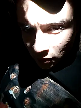 Snapshot of Barrx0018 chatting on March 21, 10:42 am Barrx0018 online show from March 21, 10:42 am