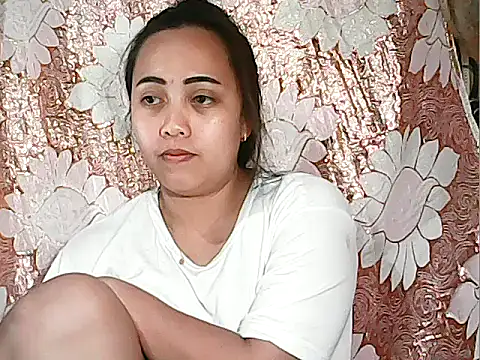 Snapshot of Pinay_Chubby20 chatting on October 17, 2:30 pm Pinay Chubby20 online show from October 17, 2:30 pm