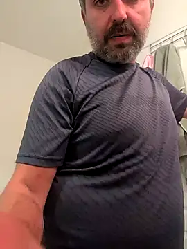 Snapshot of cloudymatt chatting on October 16, 5:52 am cloudymatt online show from October 16, 5:52 am