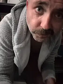 Snapshot of cloudymatt chatting on November 14, 7:07 am cloudymatt online show from November 14, 7:07 am