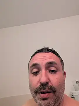 Snapshot of cloudymatt chatting on March 7, 2:08 am cloudymatt online show from March 7, 2:08 am