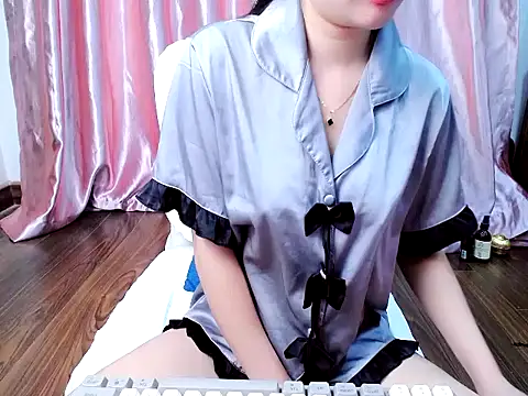 yuna-ka online show from February 4, 12:55 pm