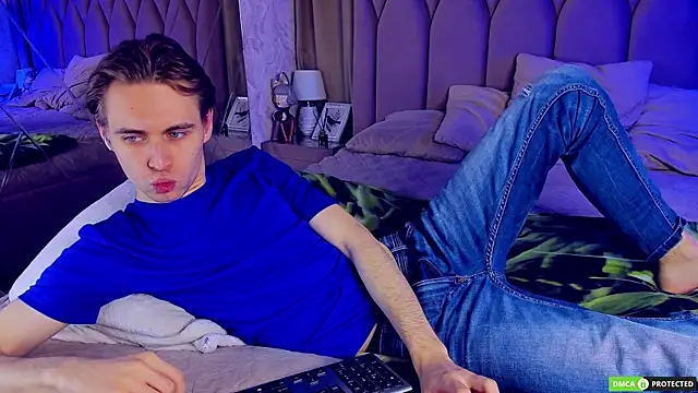 Snapshot of WilliamDyson chatting on November 23, 4:23 am WilliamDyson online show from November 23, 4:23 am