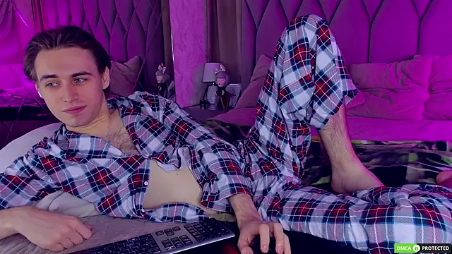 Snapshot of WilliamDyson chatting on November 30, 4:05 am WilliamDyson online show from November 30, 4:05 am