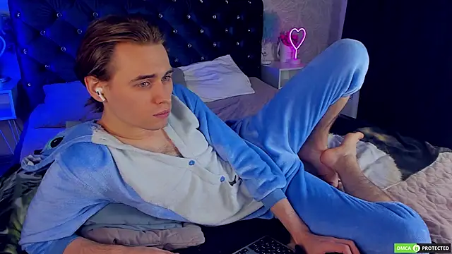 Snapshot of WilliamDyson chatting on December 1, 3:55 am WilliamDyson online show from December 1, 3:55 am