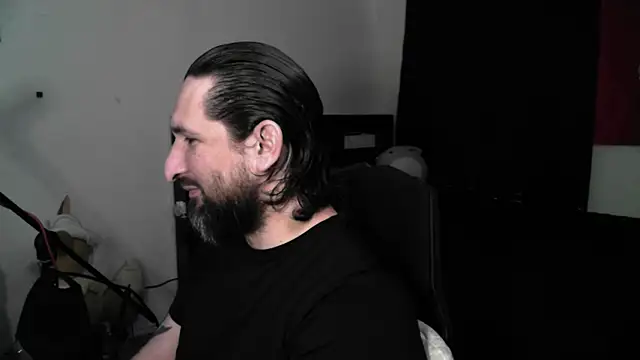 Snapshot of DevilPup75_ chatting on May 18, 11:10 pm DevilPup75 online show from May 18, 11:10 pm