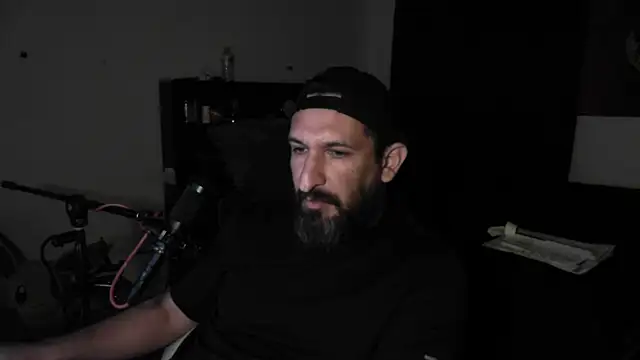 Snapshot of DevilPup75_ chatting on June 24, 1:37 am DevilPup75 online show from June 24, 1:37 am