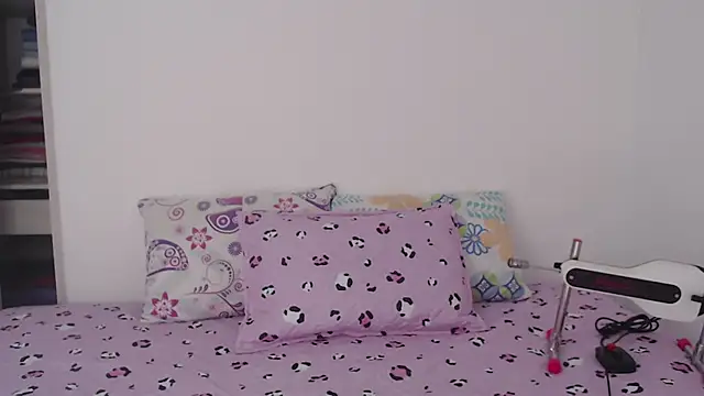 Tiiana online show from April 19, 1:43 pm